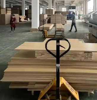 木材厂手动液压搬运车安全操作指南